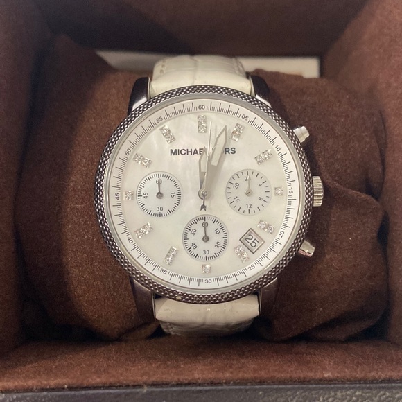 MICHAEL KORS WATCH - Picture 1 of 6